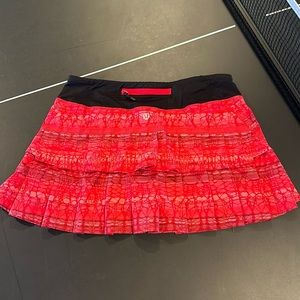 Lululemon: Pace Setter Skirt (Regular)
Color: Make Davie Run Crazy Print / Black